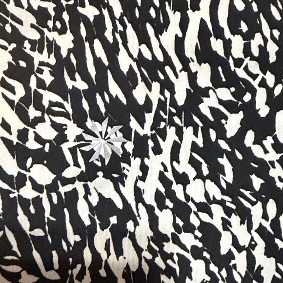 Athleta Black and White Patterned Tank Top - Picture 4 of 4